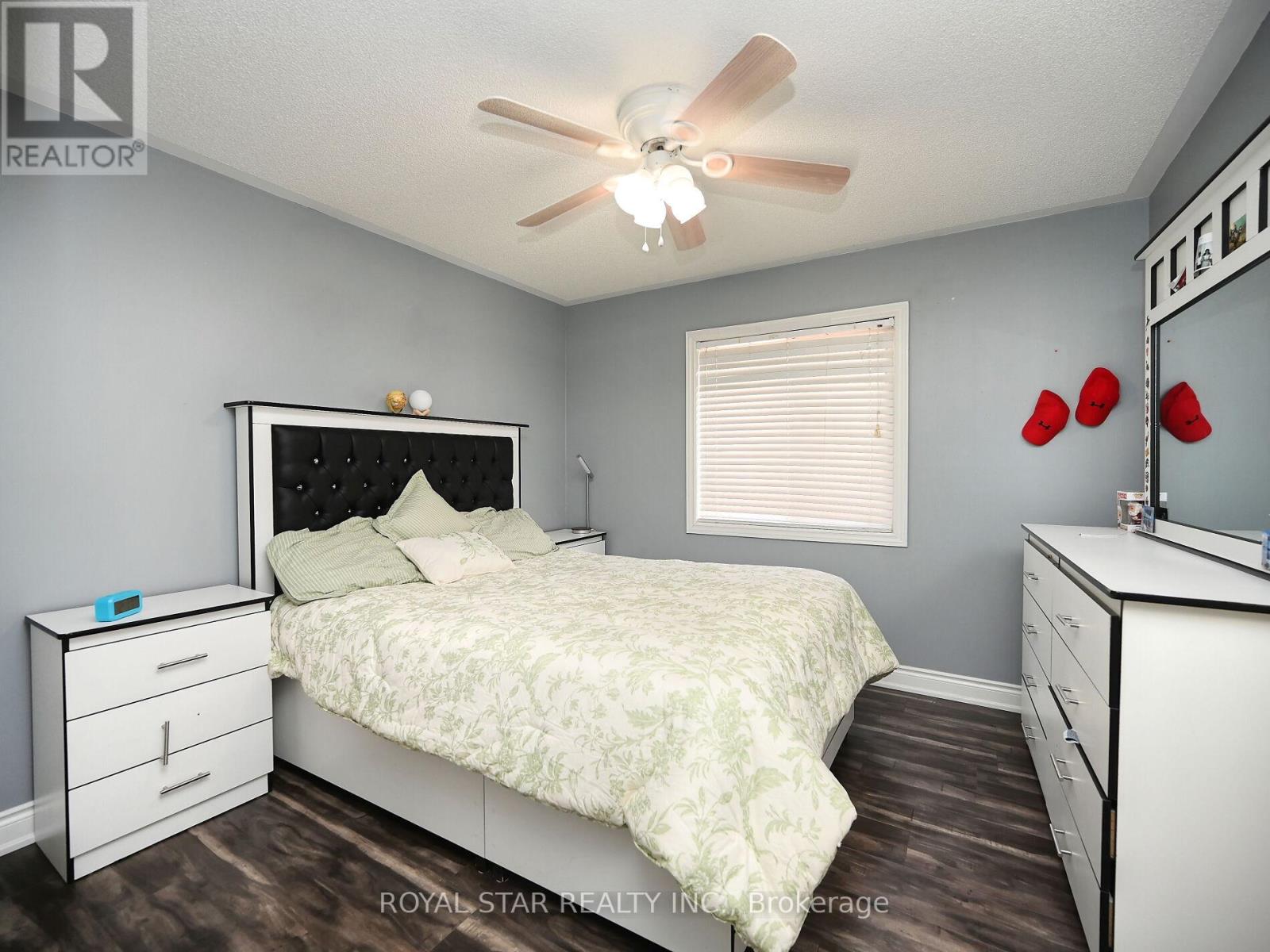 33 Alice Spring Crescent, Brampton (Credit Valley), Ontario  L6X 0R7 - Photo 21 - W12029412