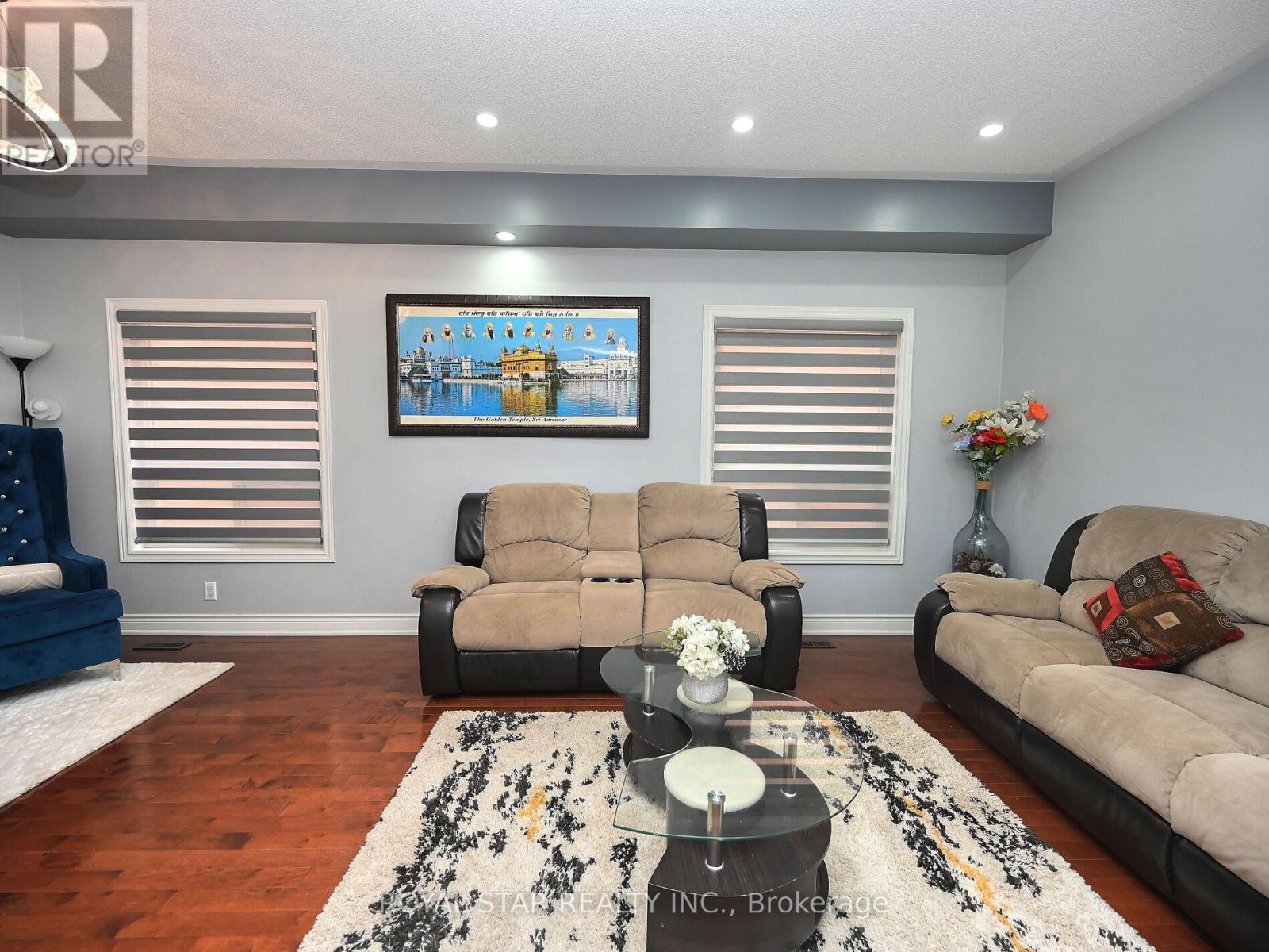 33 Alice Spring Crescent, Brampton (Credit Valley), Ontario  L6X 0R7 - Photo 6 - W12029412
