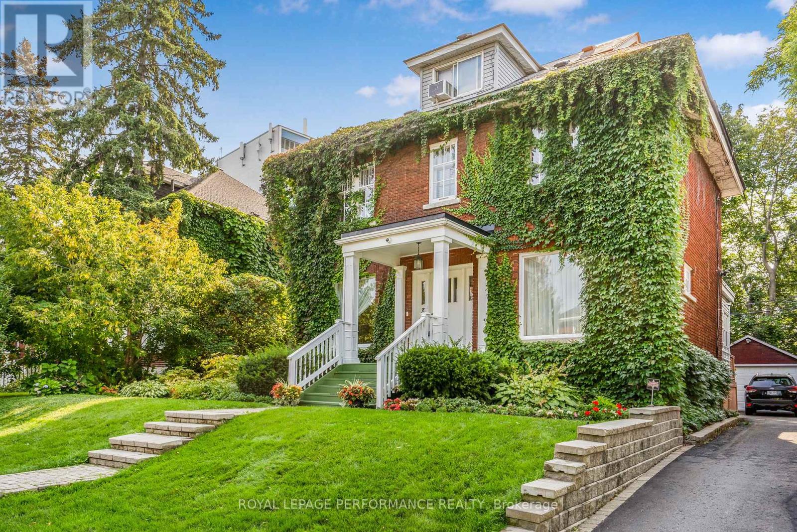 Property at 8 LAKESIDE AVENUE image 2