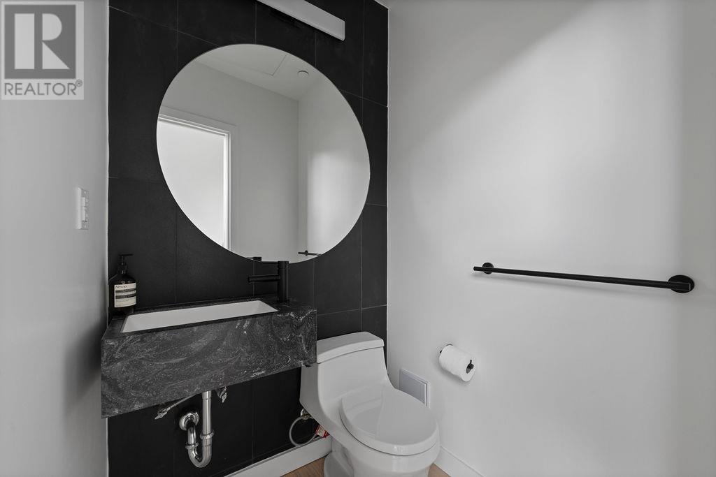 201 650 E 2nd Street, North Vancouver, British Columbia  V7M 1E3 - Photo 31 - R2981892
