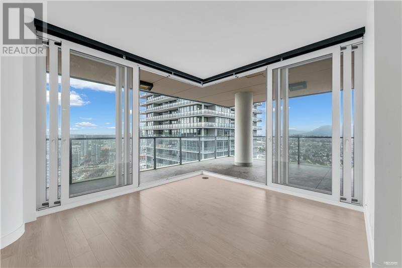 3402 4880 Lougheed Highway, Burnaby, British Columbia  V5C 0N1 - Photo 1 - R2981936