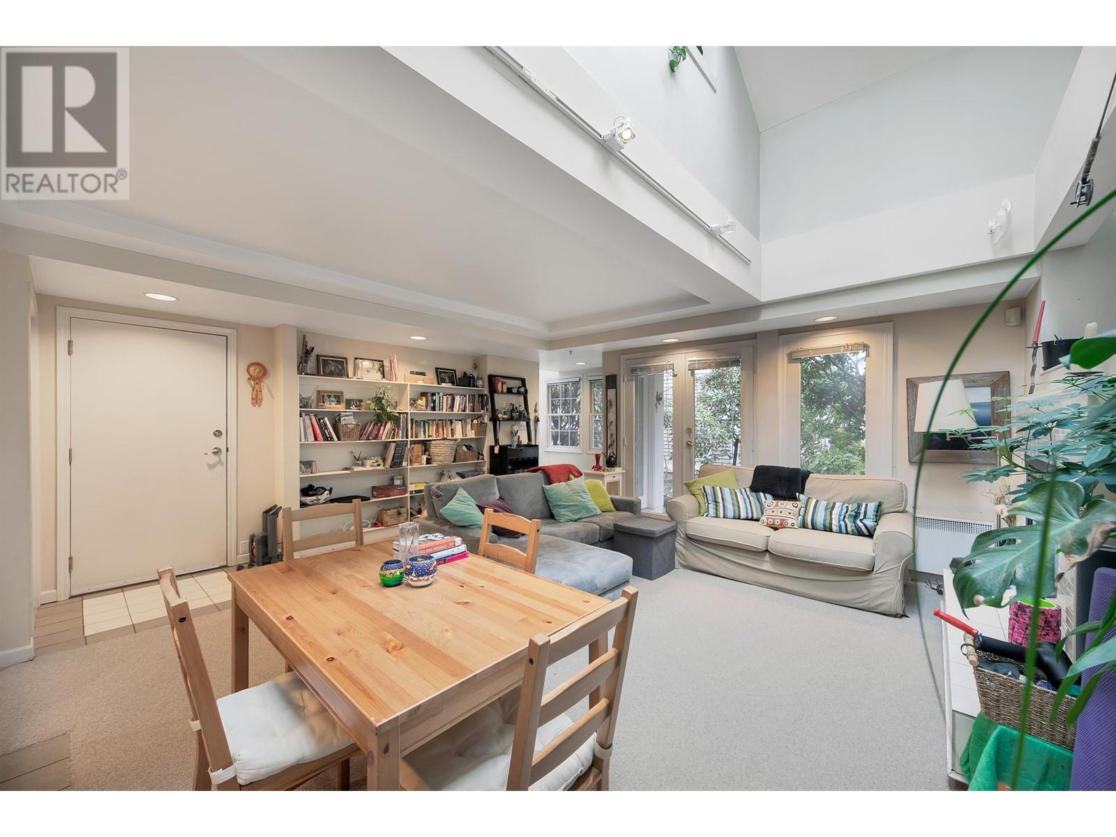 1939 W 12th Avenue, Vancouver, British Columbia  V6J 2G1 - Photo 11 - R2981941