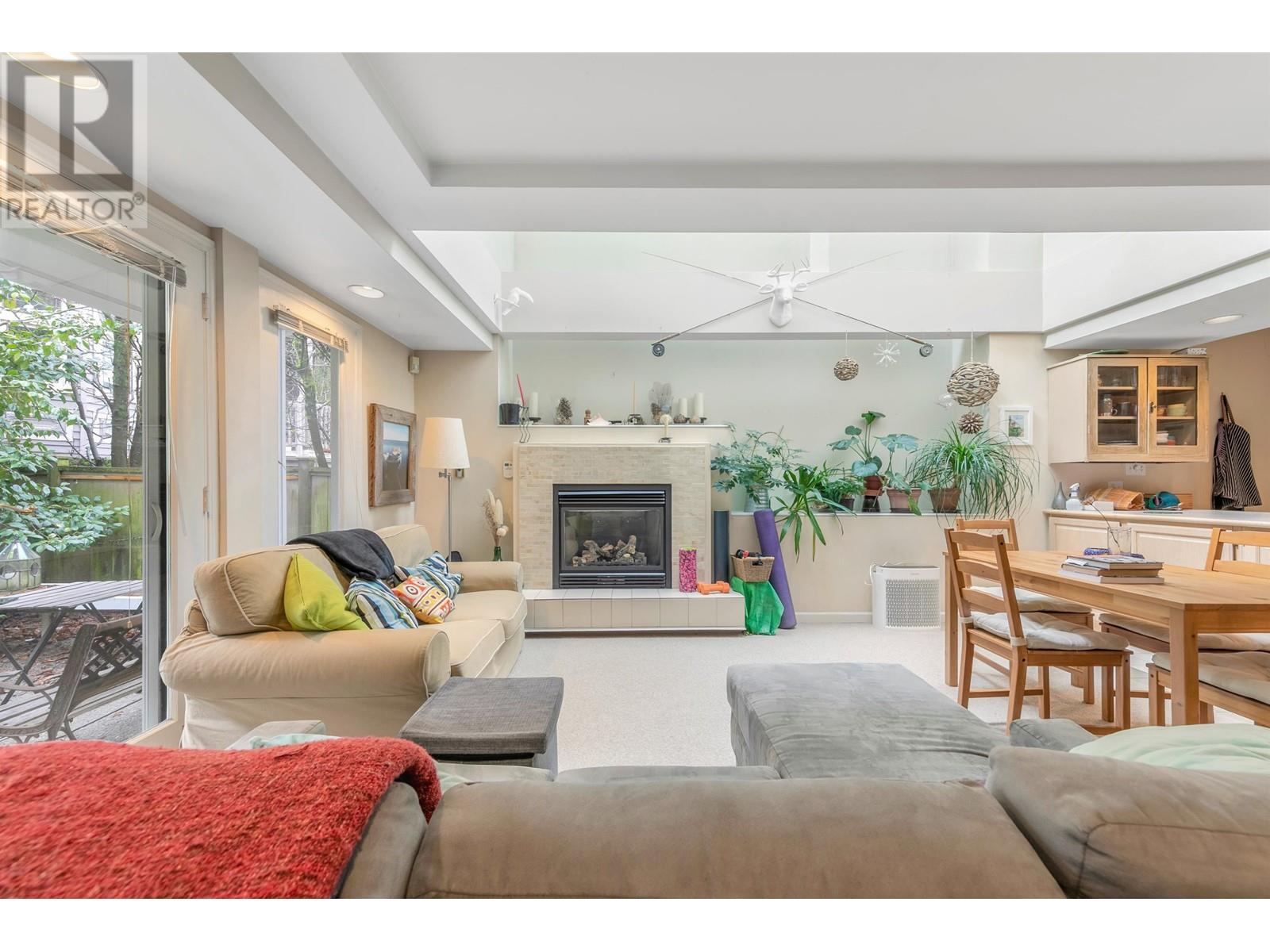 1939 W 12th Avenue, Vancouver, British Columbia  V6J 2G1 - Photo 4 - R2981941