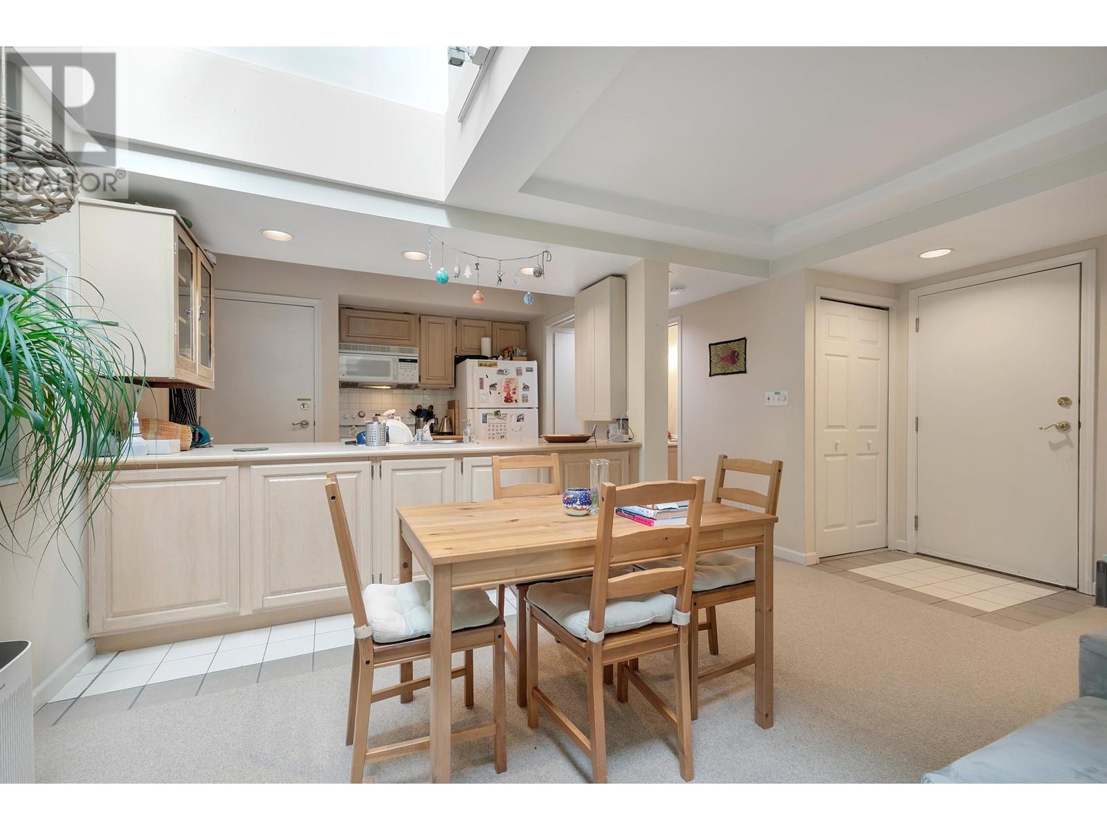 1939 W 12th Avenue, Vancouver, British Columbia  V6J 2G1 - Photo 7 - R2981941