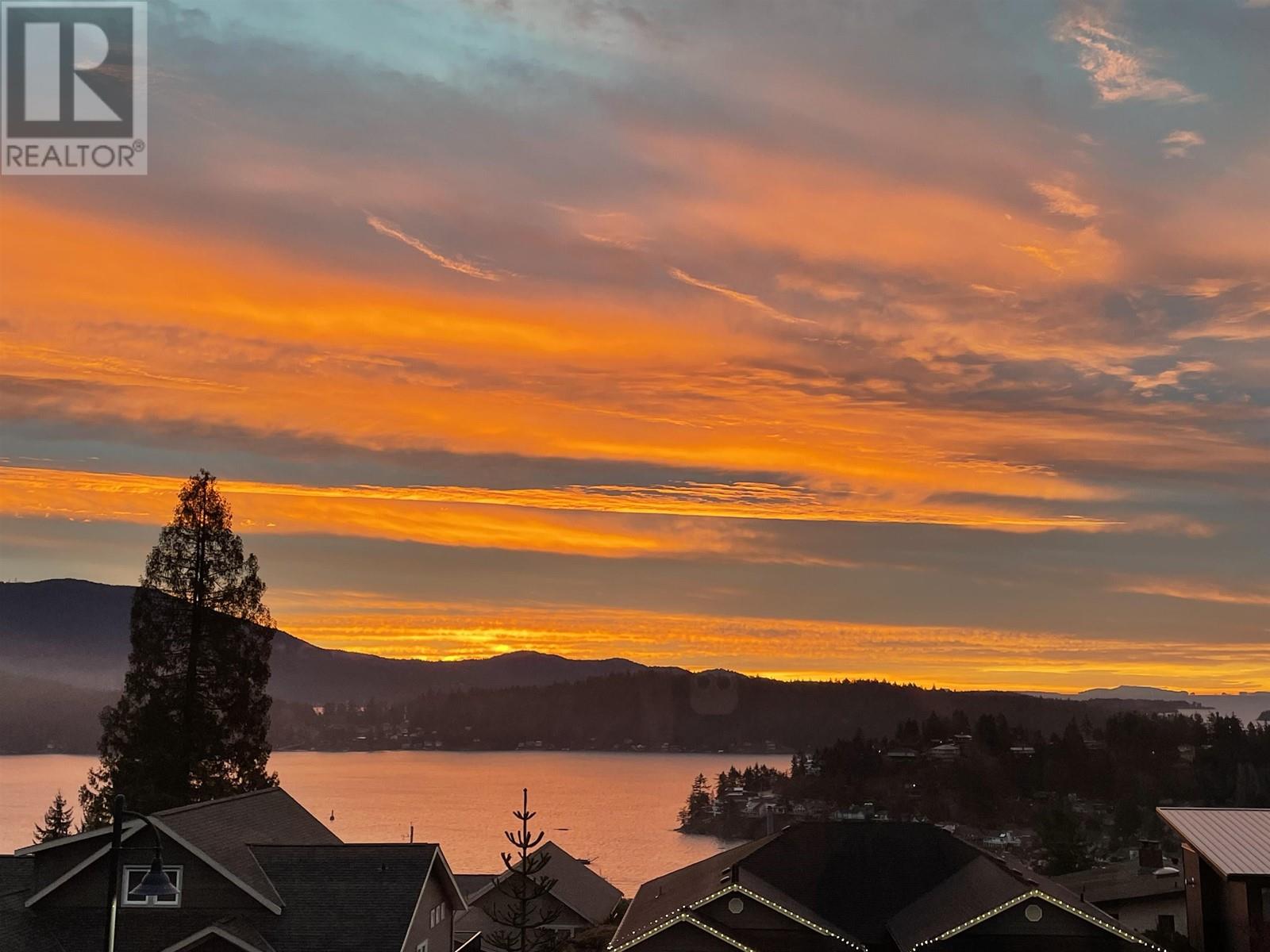 502 Spyglass Place, Gibsons, British Columbia  V0N 1V9 - Photo 7 - R2981940