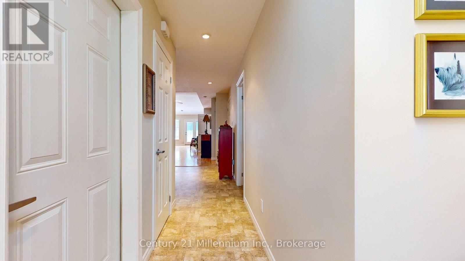 70 Meadow Lane, Wasaga Beach, Ontario  L9Z 0A3 - Photo 10 - S12041119