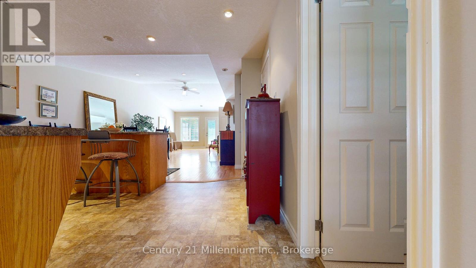 70 Meadow Lane, Wasaga Beach, Ontario  L9Z 0A3 - Photo 11 - S12041119