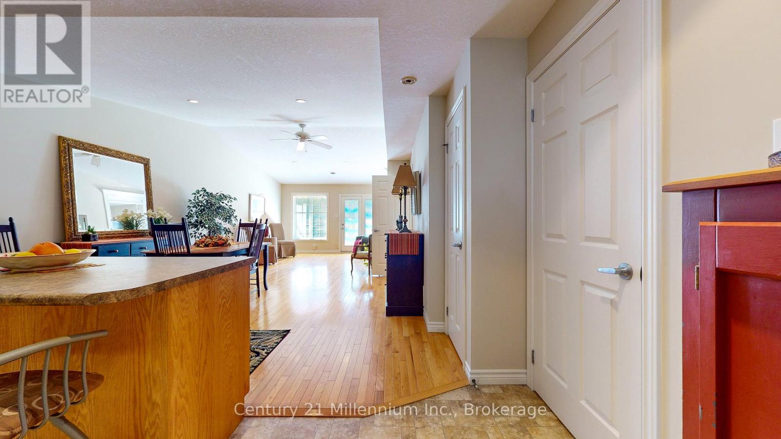 70 Meadow Lane, Wasaga Beach, Ontario  L9Z 0A3 - Photo 17 - S12041119