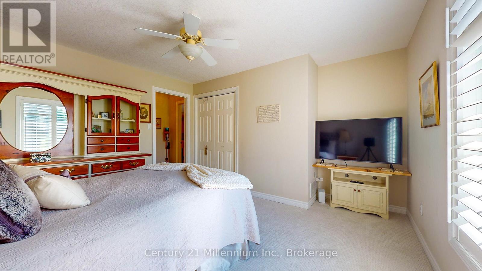 70 Meadow Lane, Wasaga Beach, Ontario  L9Z 0A3 - Photo 35 - S12041119