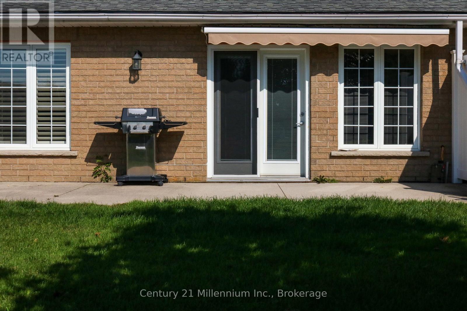 Property at 70 MEADOW LANE image 4