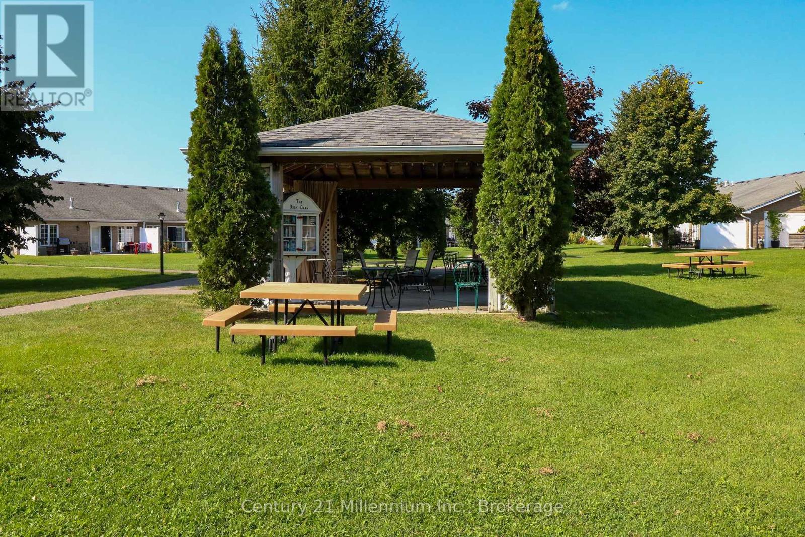 70 Meadow Lane, Wasaga Beach, Ontario  L9Z 0A3 - Photo 8 - S12041119
