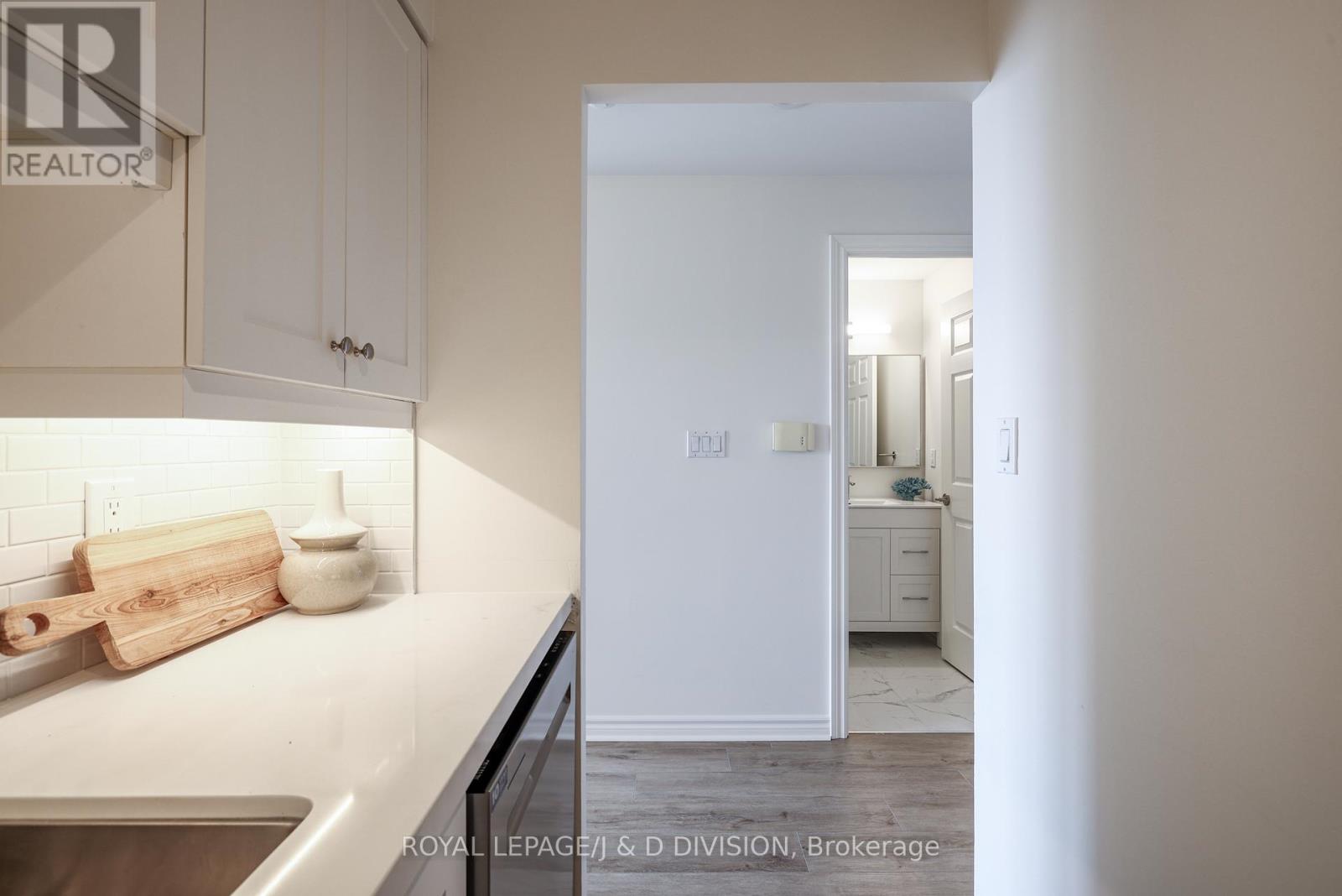 302 - 1750 Bayview Avenue, Toronto, Ontario  M4G 4H6 - Photo 11 - C12041104