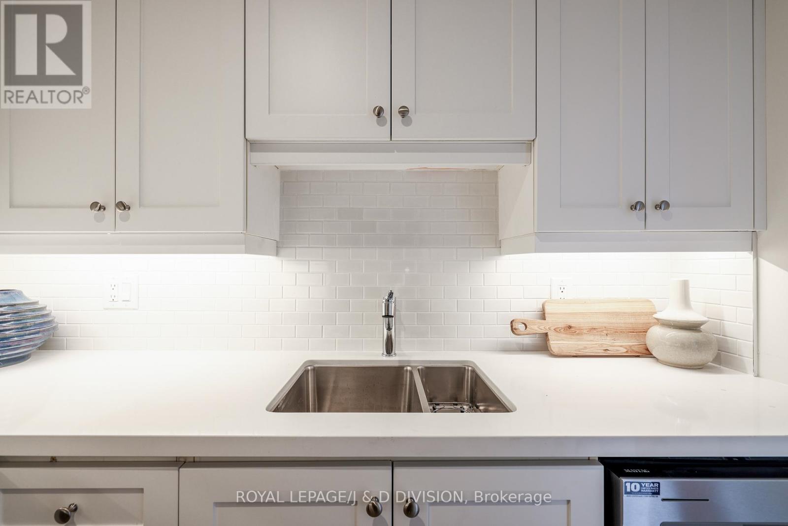 302 - 1750 Bayview Avenue, Toronto, Ontario  M4G 4H6 - Photo 12 - C12041104