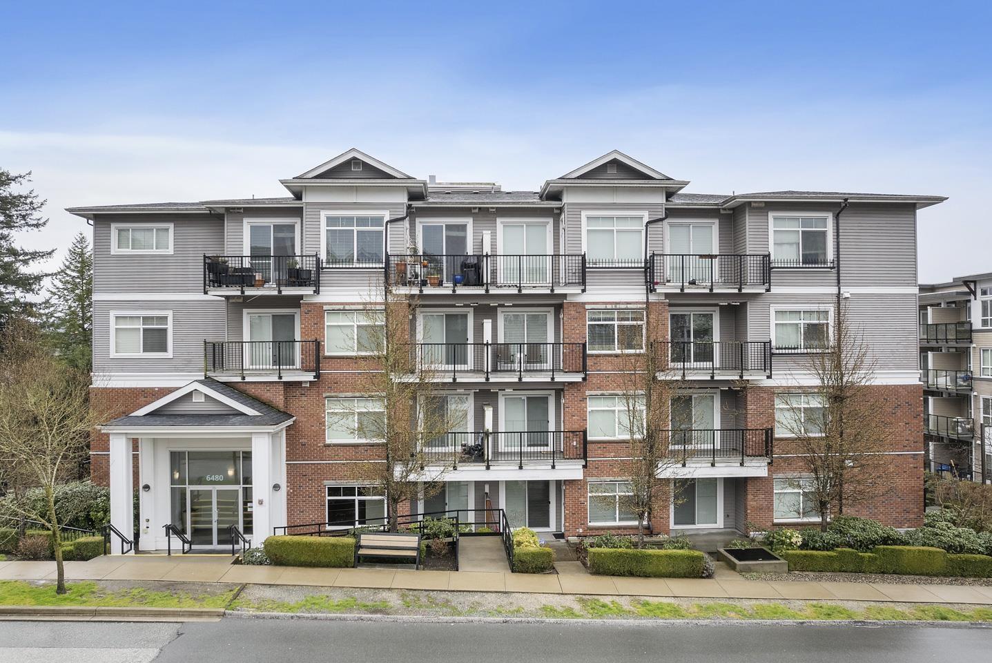 405 6480 195A STREET, surrey, British Columbia