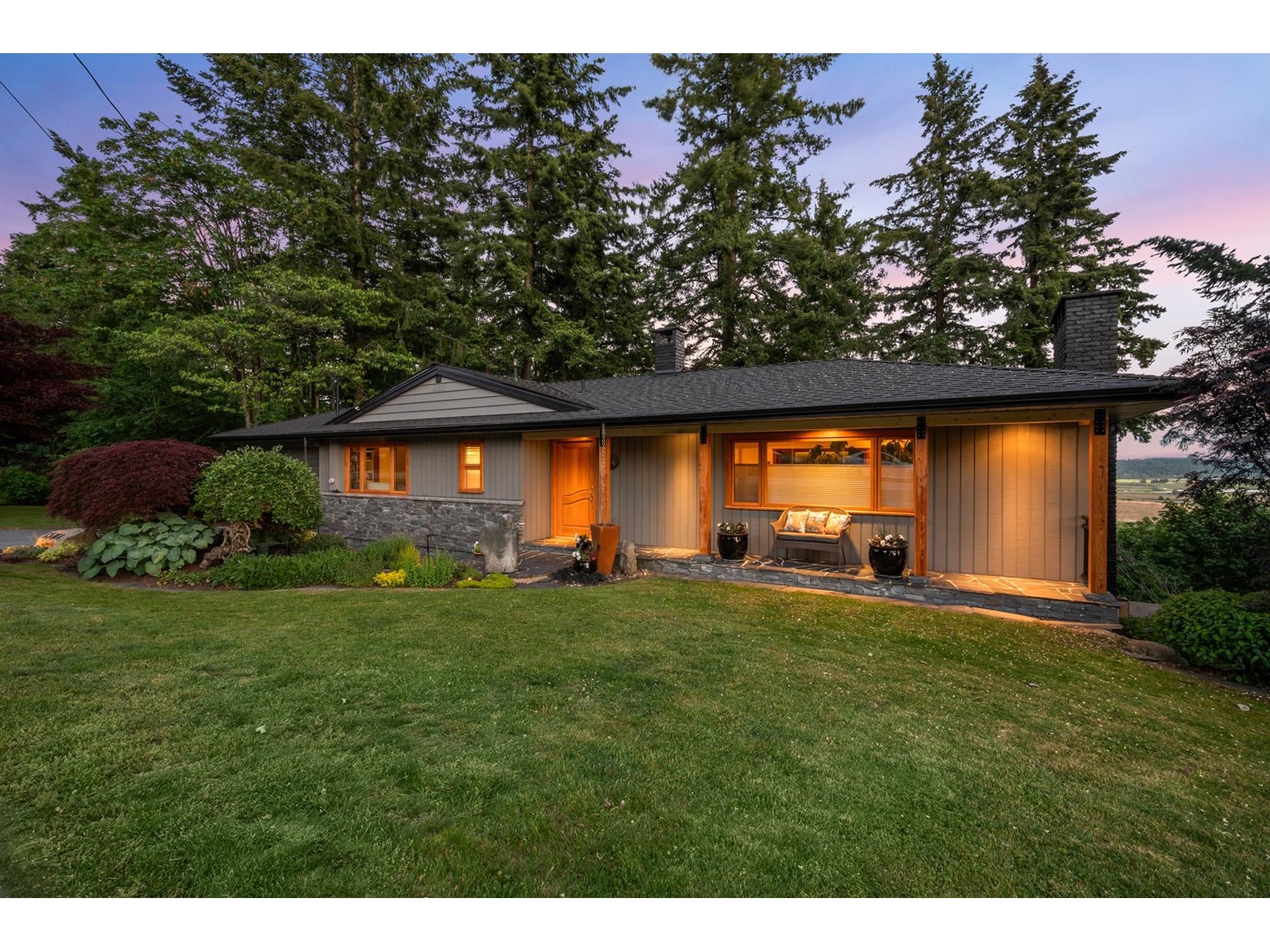 Property at 13464 56 AVENUE image 3