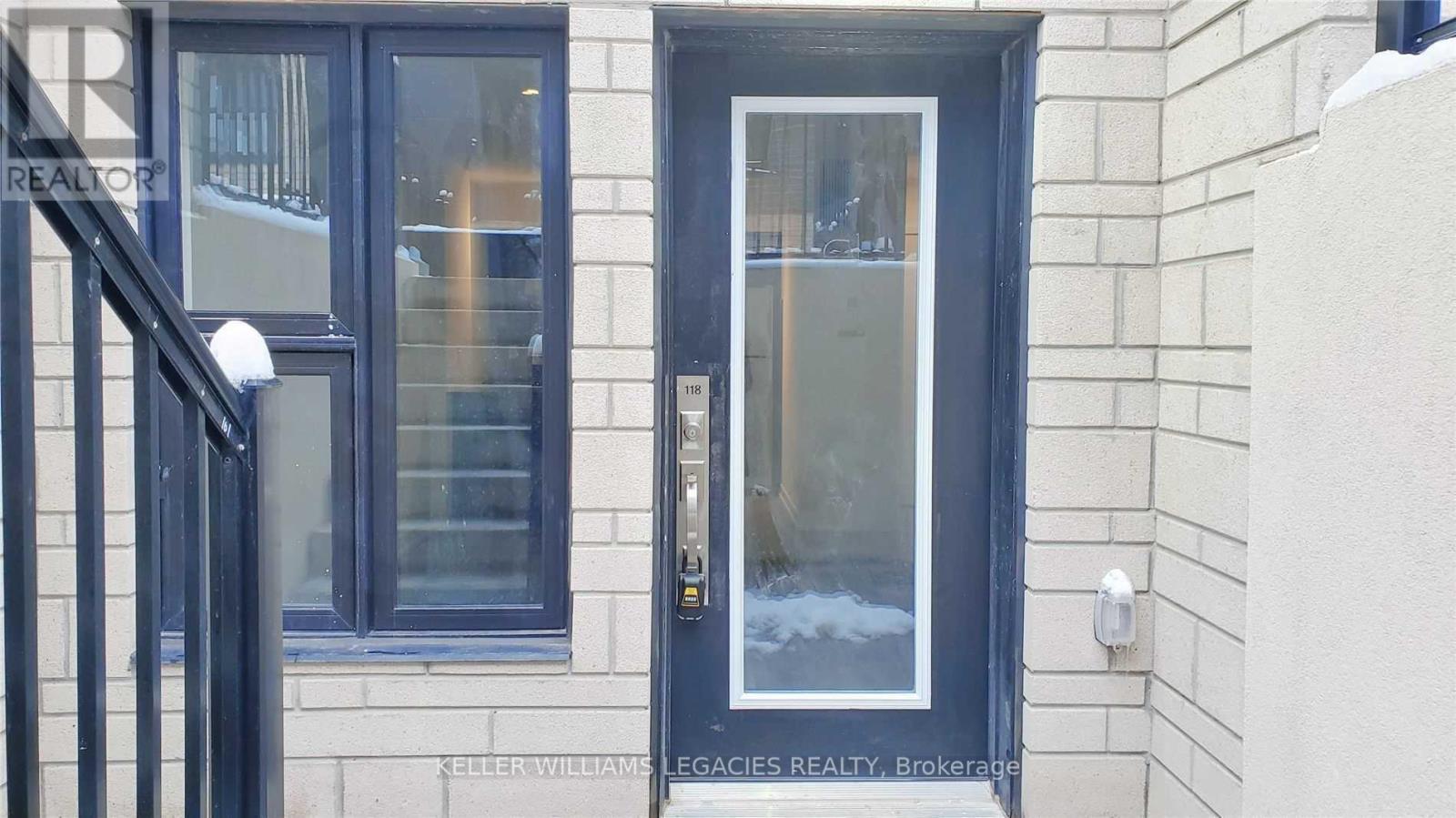 818 - 1133 Cooke Boulevard, Burlington, Ontario  L7T 0C3 - Photo 2 - W12041158