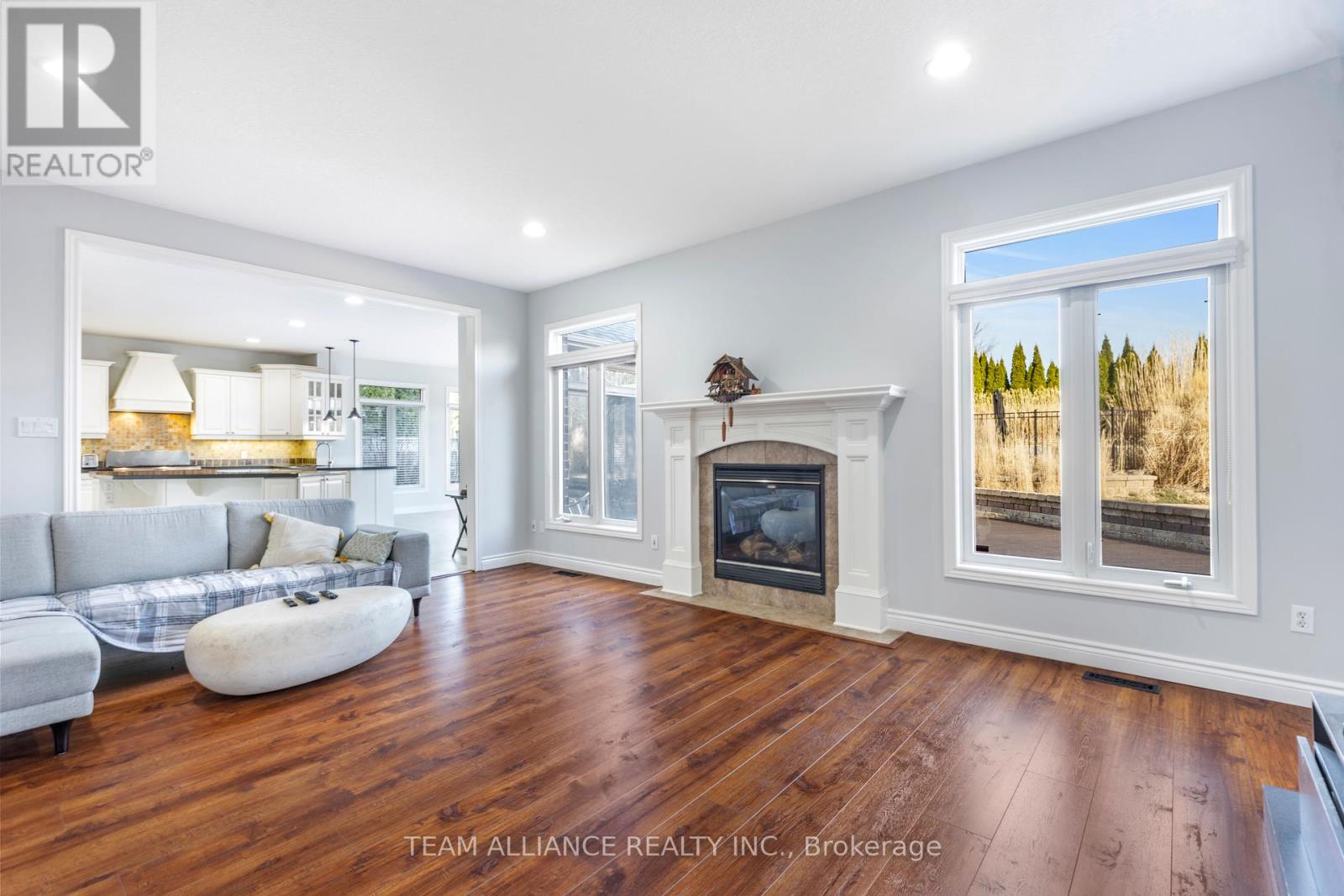 Photo 10 of 48 for 2114 Riverbend Road W