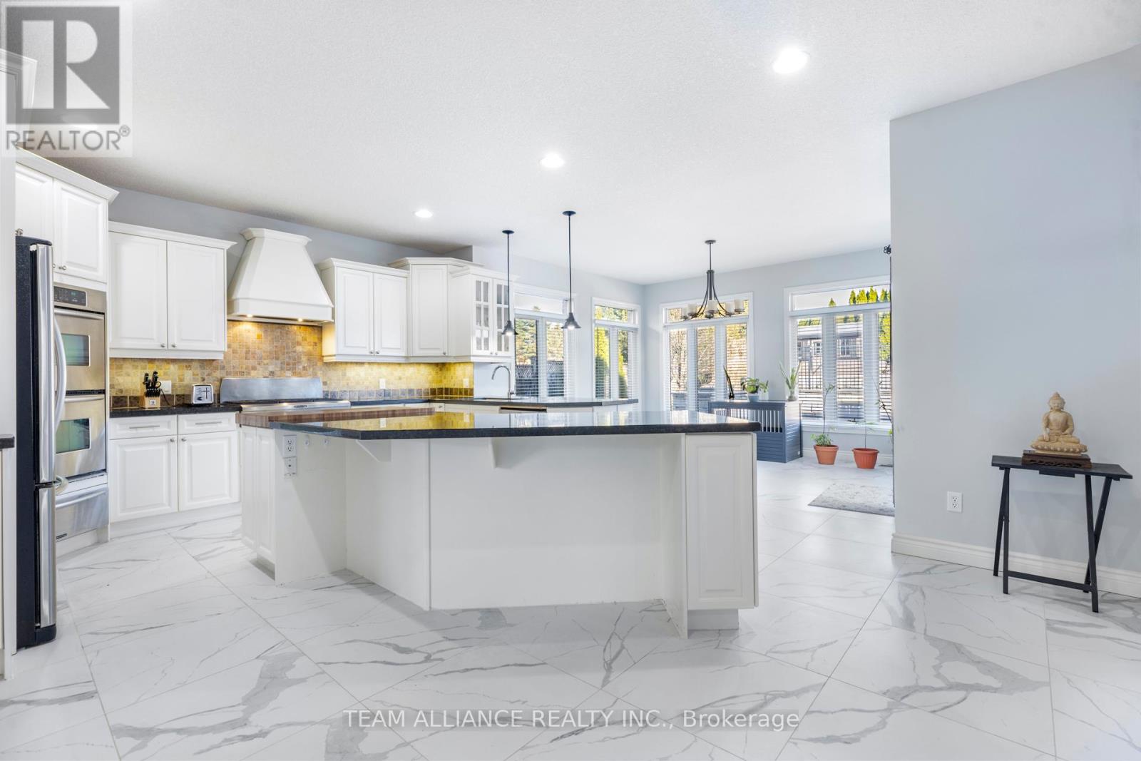 Photo 12 of 48 for 2114 Riverbend Road W