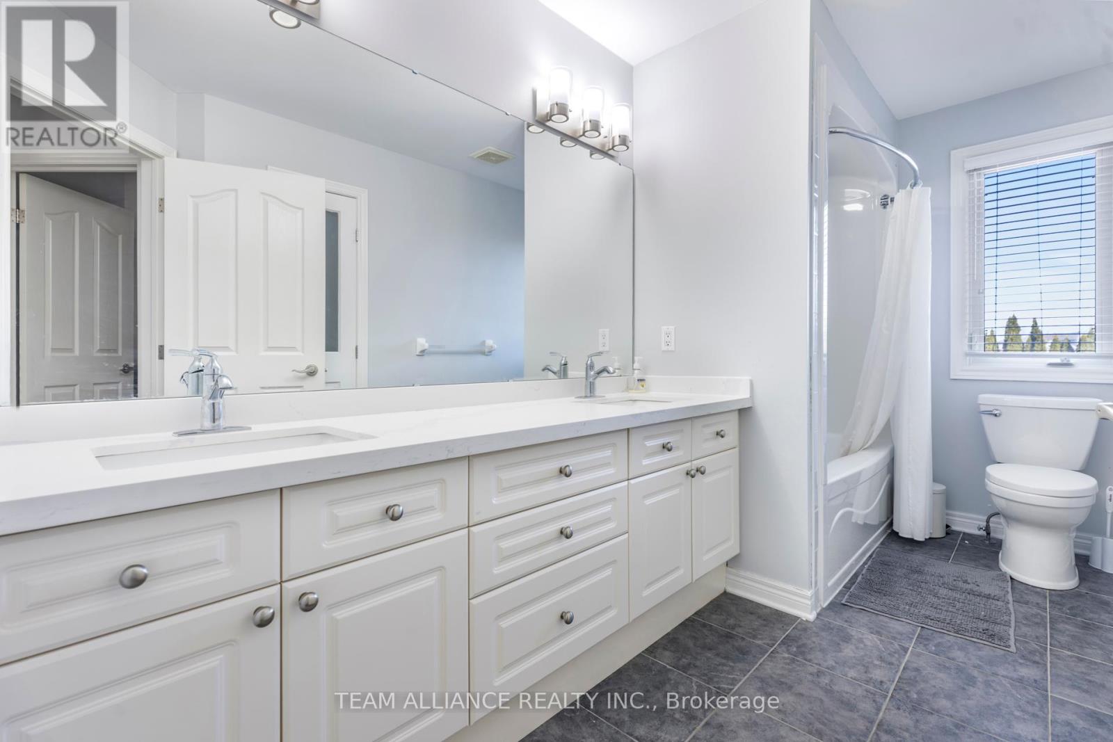 Photo 16 of 48 for 2114 Riverbend Road W