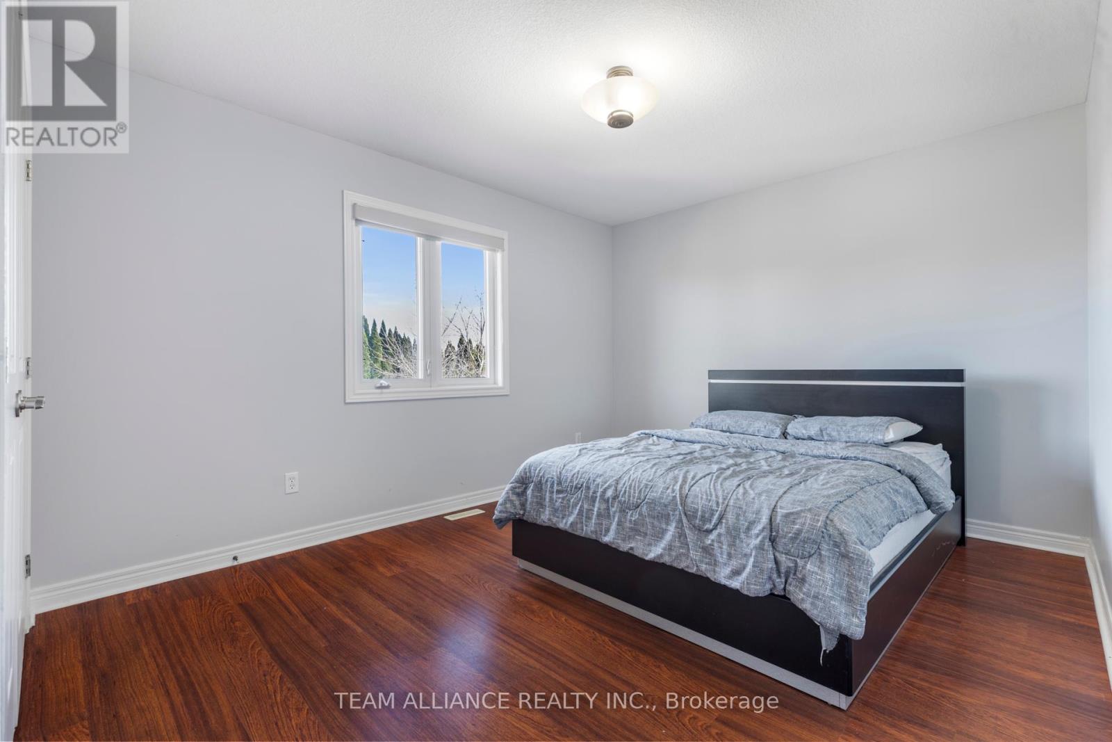 Photo 17 of 48 for 2114 Riverbend Road W