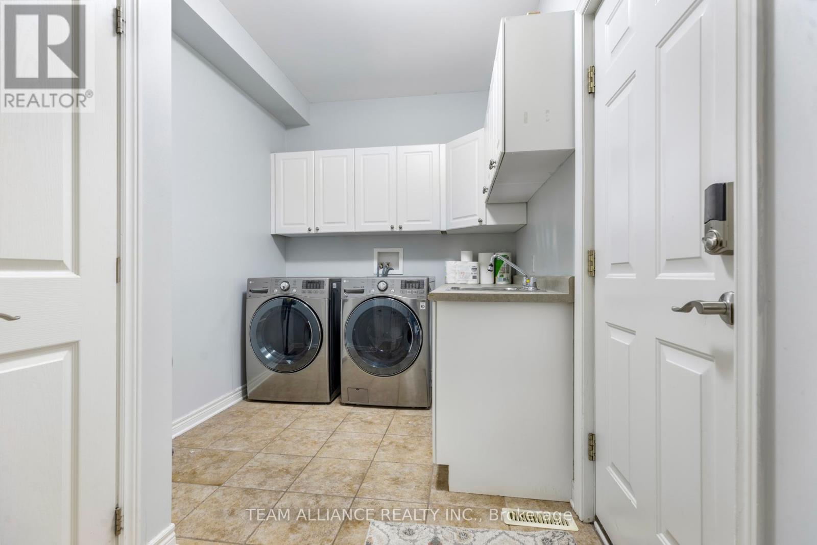 Photo 22 of 48 for 2114 Riverbend Road W