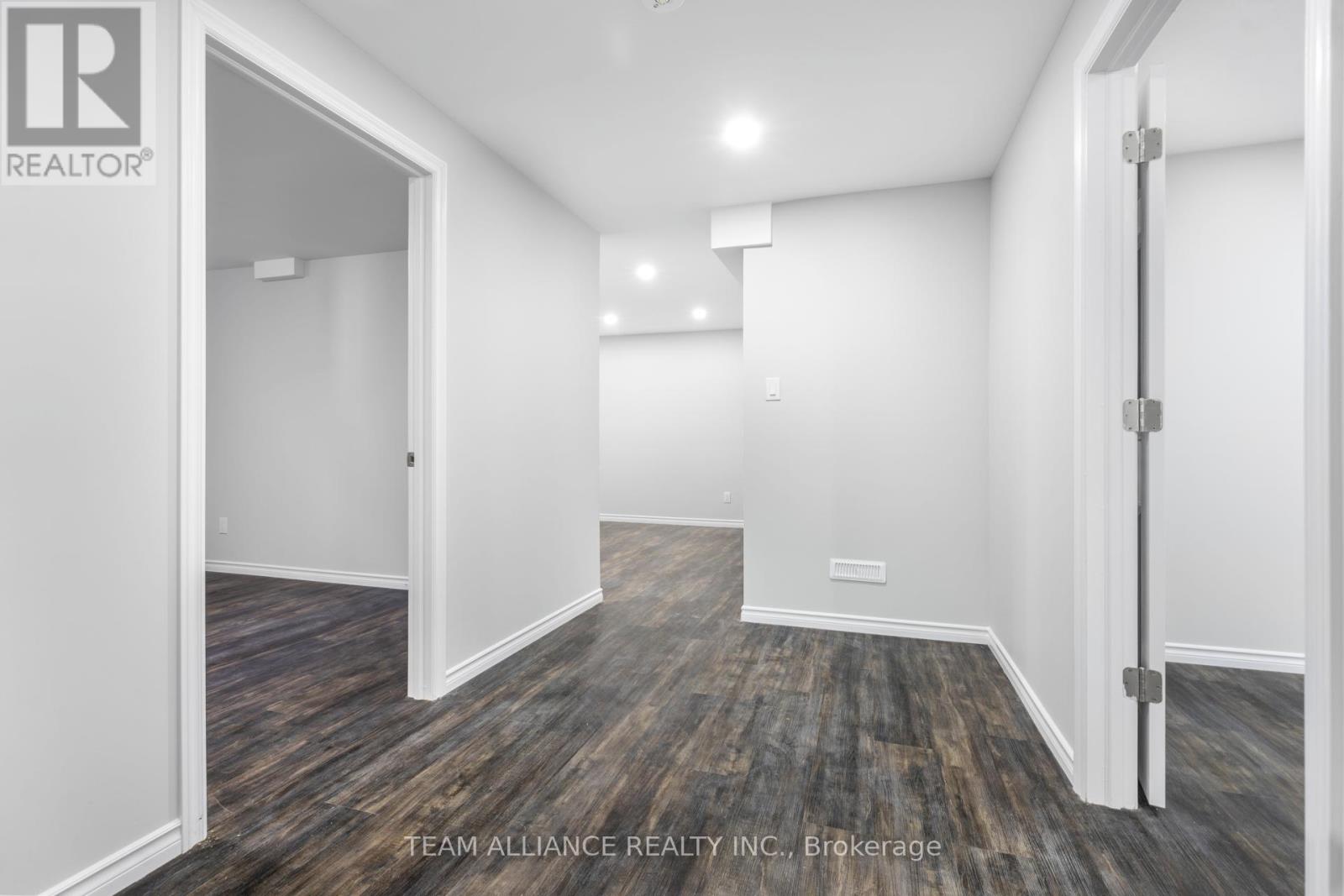 Photo 25 of 48 for 2114 Riverbend Road W