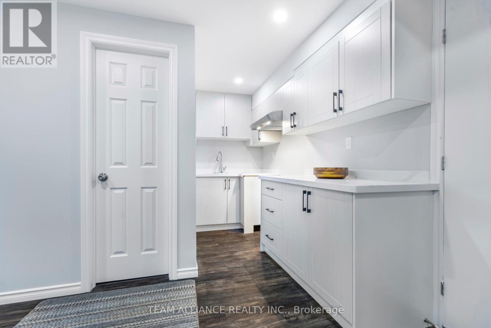 Photo 31 of 48 for 2114 Riverbend Road W