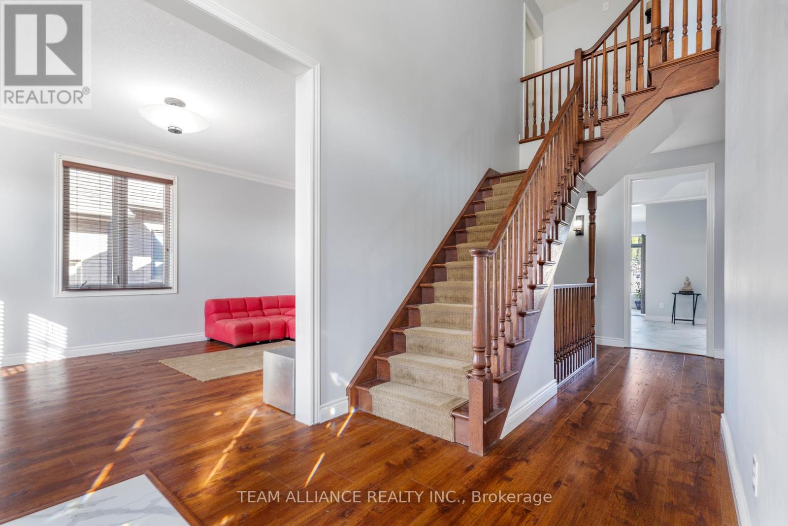 Photo 4 of 48 for 2114 Riverbend Road W