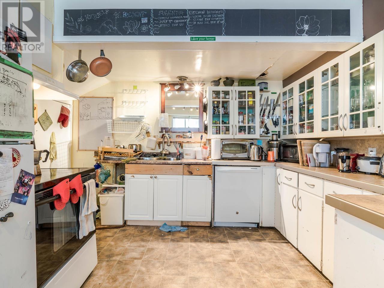 4711 Gothard Street, Vancouver, British Columbia  V5R 3L1 - Photo 7 - R2976890