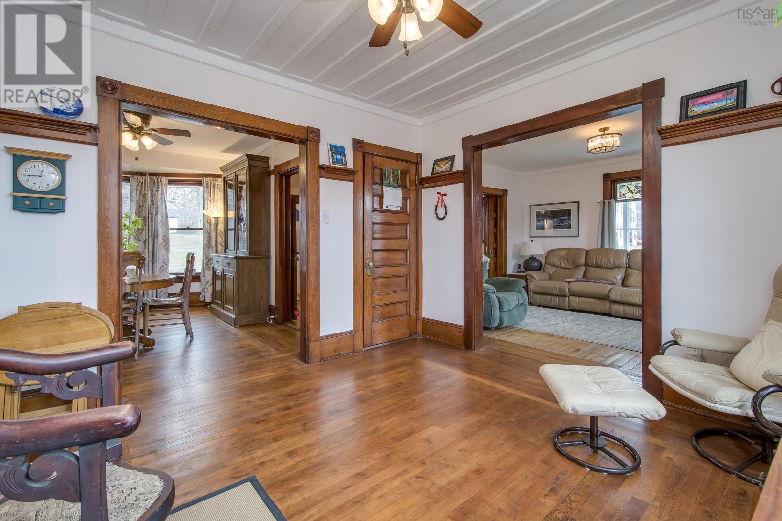 31 Maple Street, Bridgewater, Nova Scotia  B4V 2E2 - Photo 12 - 202505784