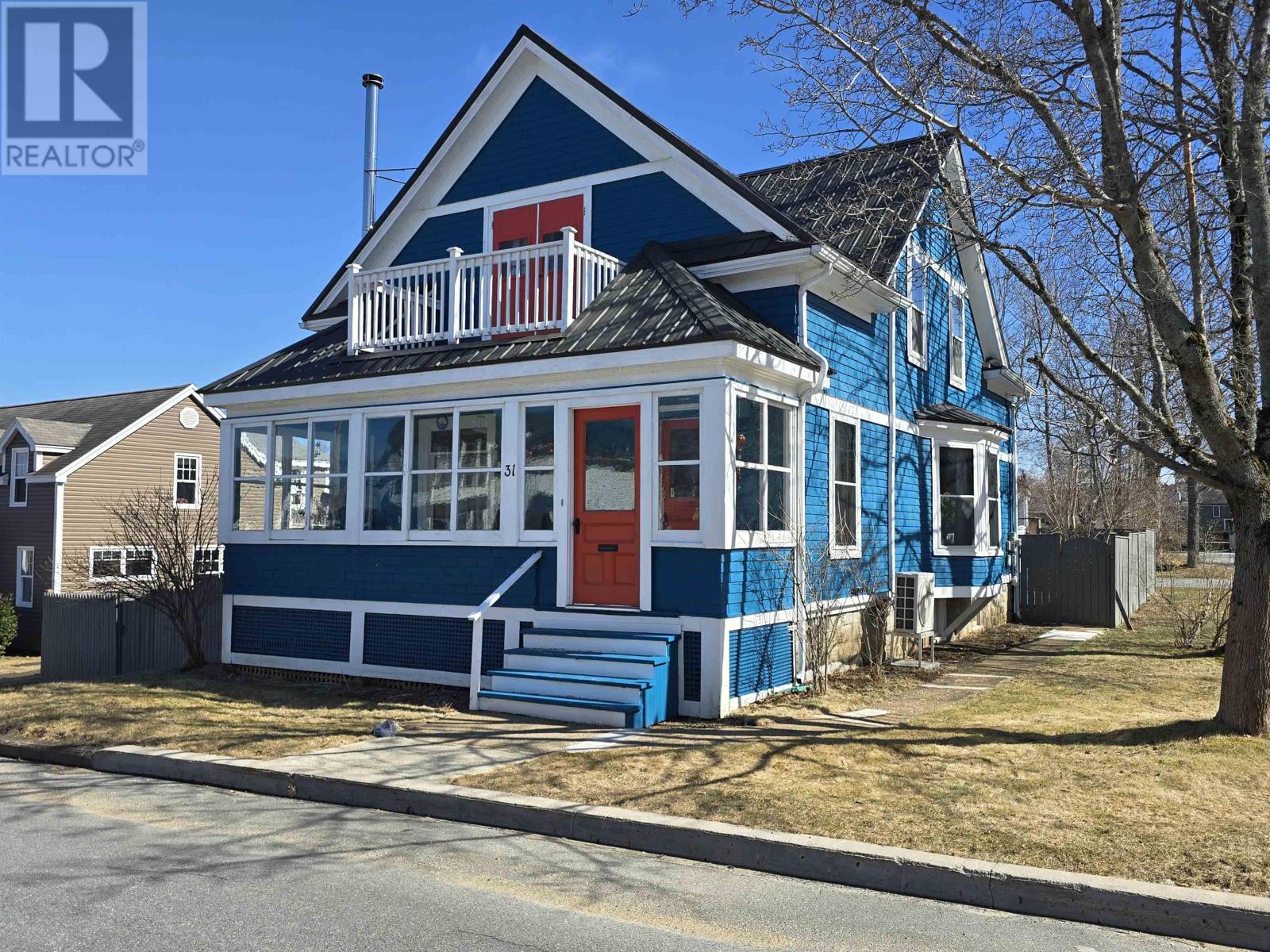 31 Maple Street, Bridgewater, Nova Scotia  B4V 2E2 - Photo 2 - 202505784