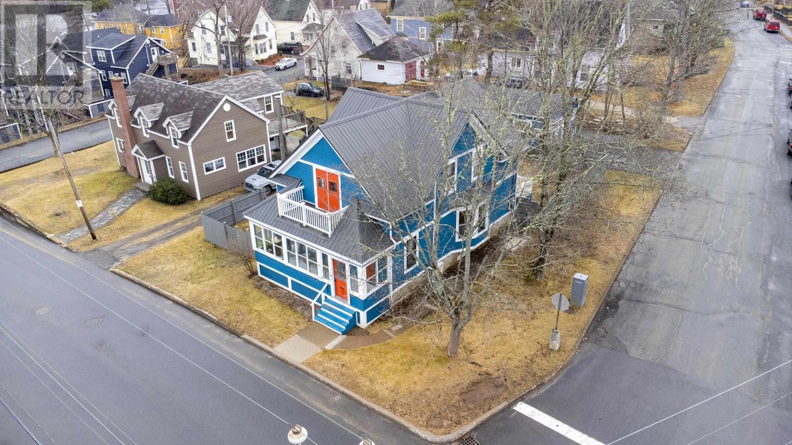 31 Maple Street, Bridgewater, Nova Scotia  B4V 2E2 - Photo 4 - 202505784