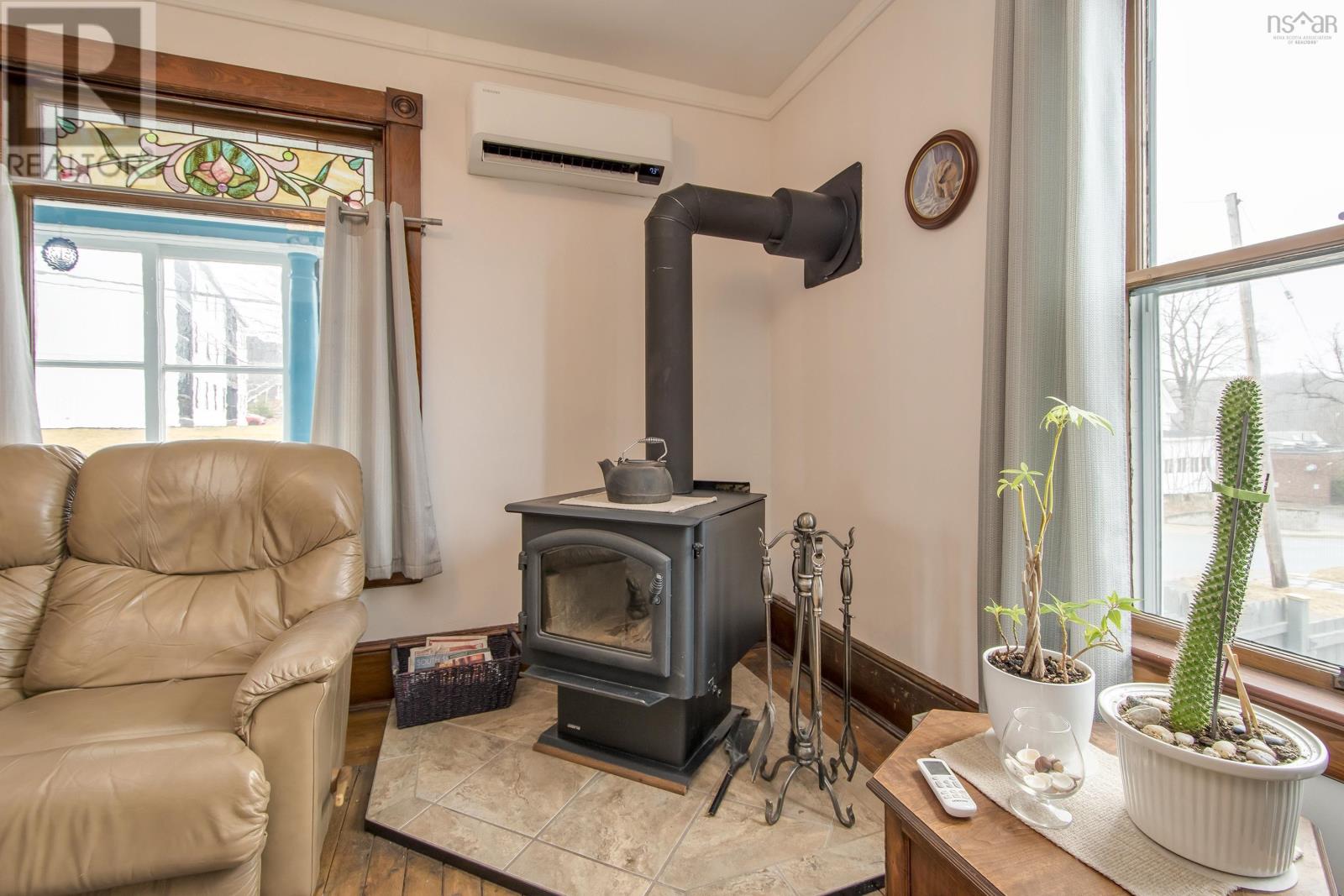 31 Maple Street, Bridgewater, Nova Scotia  B4V 2E2 - Photo 8 - 202505784