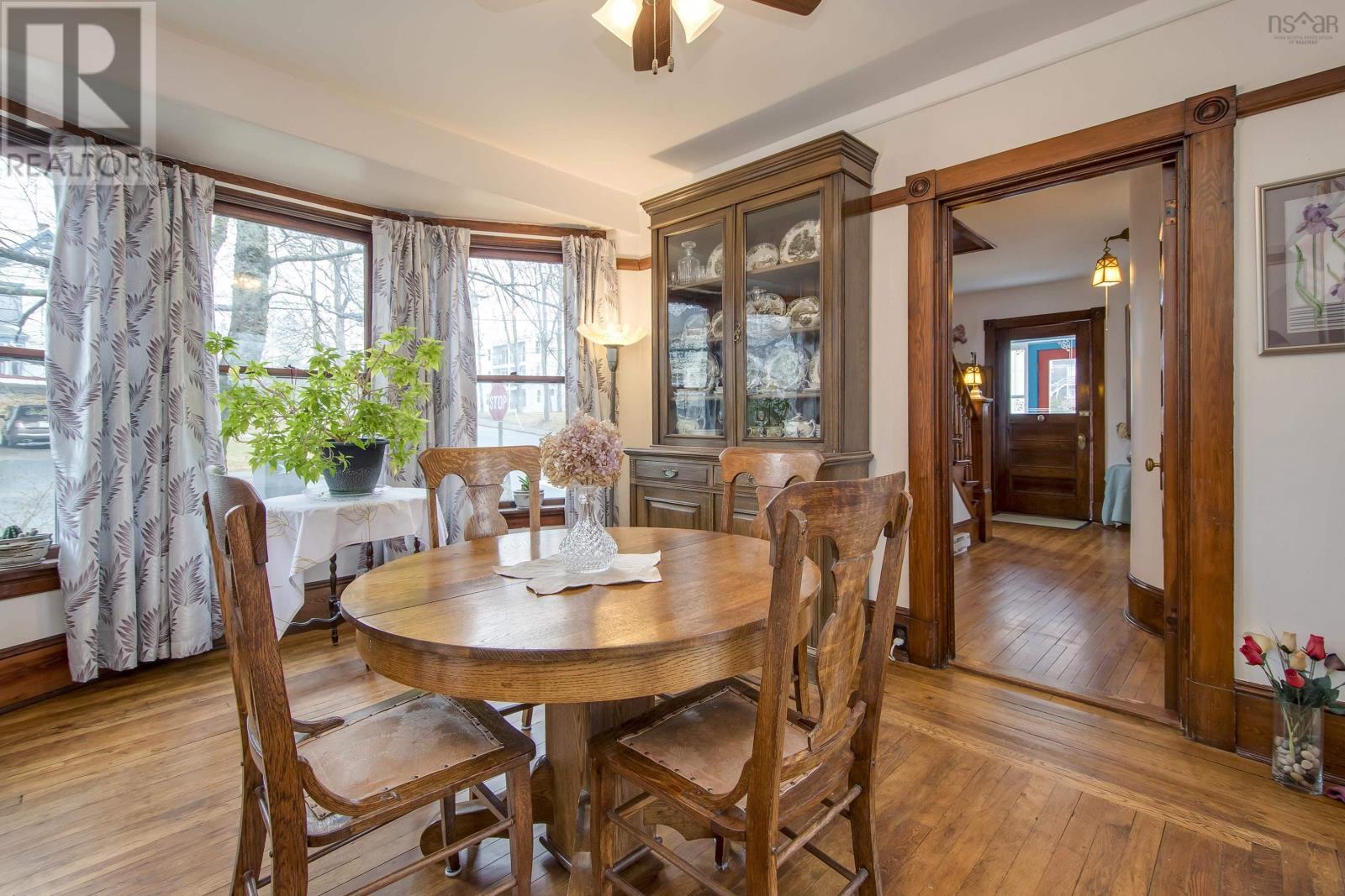 31 Maple Street, Bridgewater, Nova Scotia  B4V 2E2 - Photo 9 - 202505784