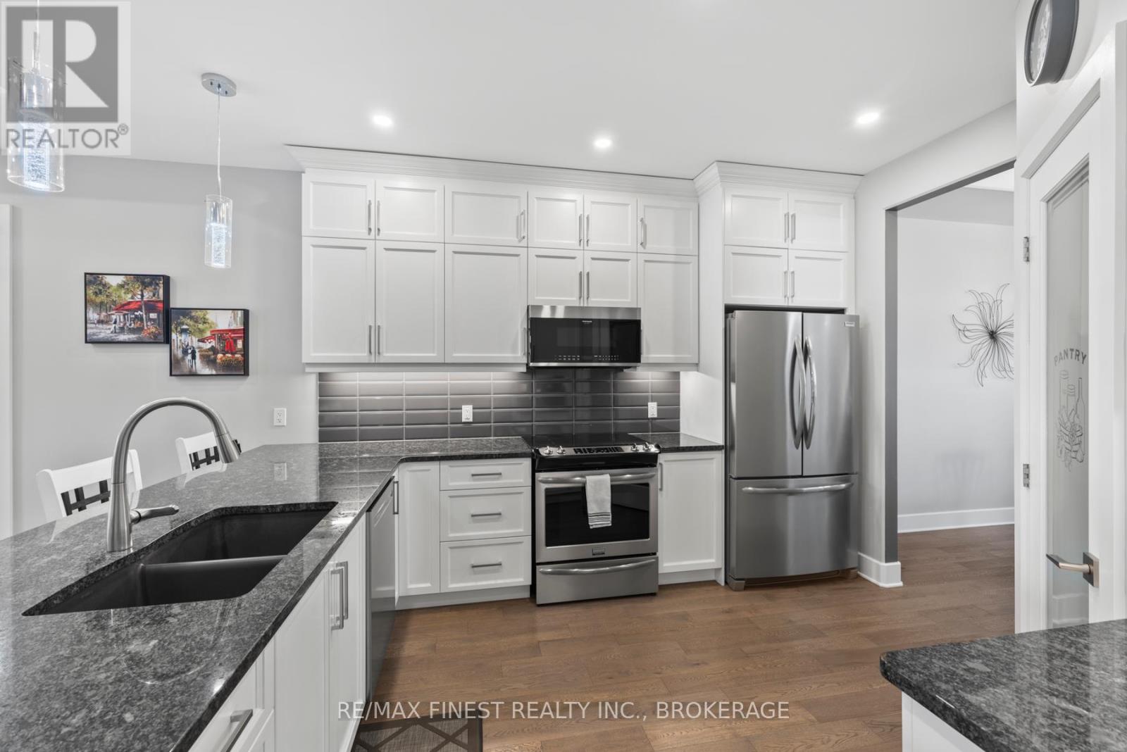 246 Pauline Tom Avenue, Kingston, Ontario  K7K 0G1 - Photo 11 - X12041264