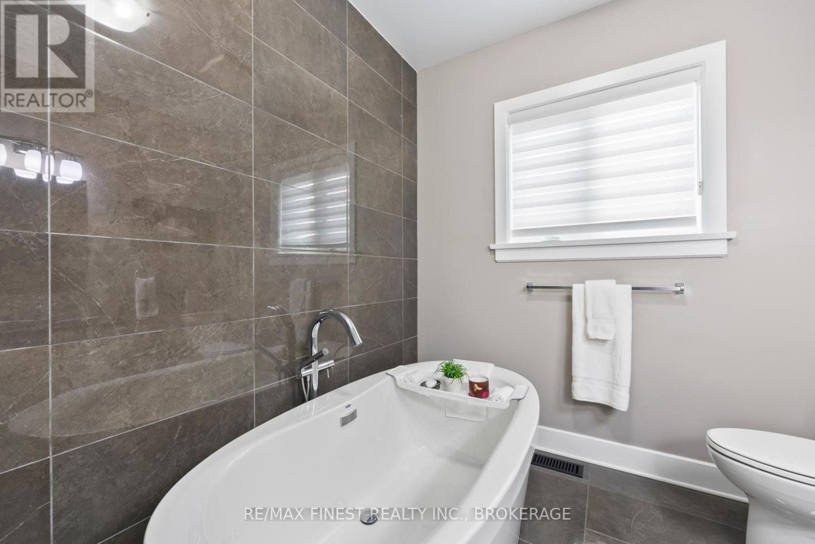 246 Pauline Tom Avenue, Kingston, Ontario  K7K 0G1 - Photo 28 - X12041264
