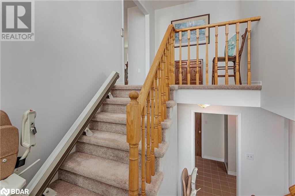 2285 Meadowland St Street, Innisfil, Ontario  L0L 1K0 - Photo 4 - 40707733
