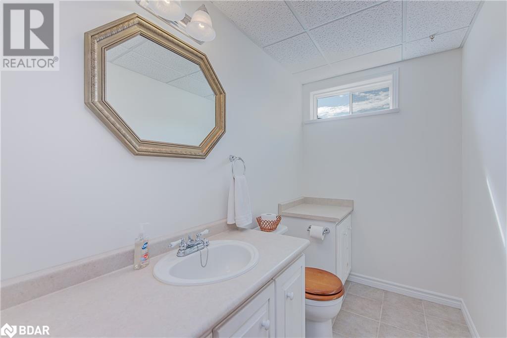 2285 Meadowland St Street, Innisfil, Ontario  L0L 1K0 - Photo 17 - 40707733