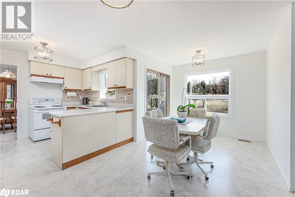 2285 Meadowland St Street, Innisfil, Ontario  L0L 1K0 - Photo 6 - 40707733