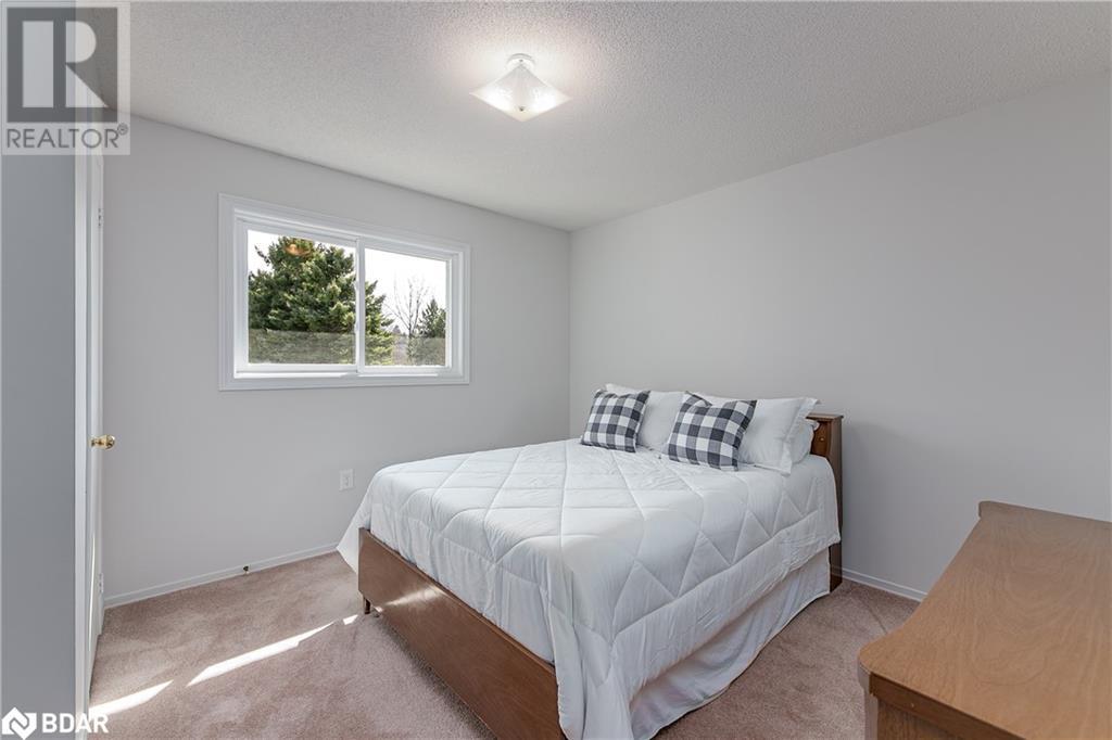 2285 Meadowland St Street, Innisfil, Ontario  L0L 1K0 - Photo 19 - 40707733