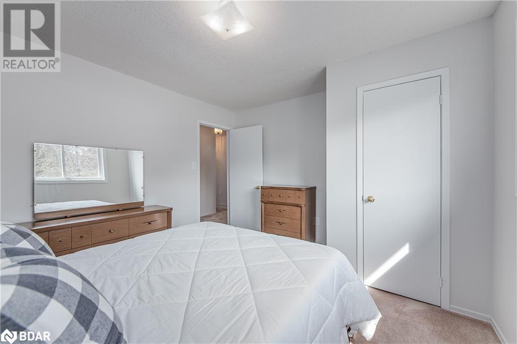 2285 Meadowland St Street, Innisfil, Ontario  L0L 1K0 - Photo 16 - 40707733