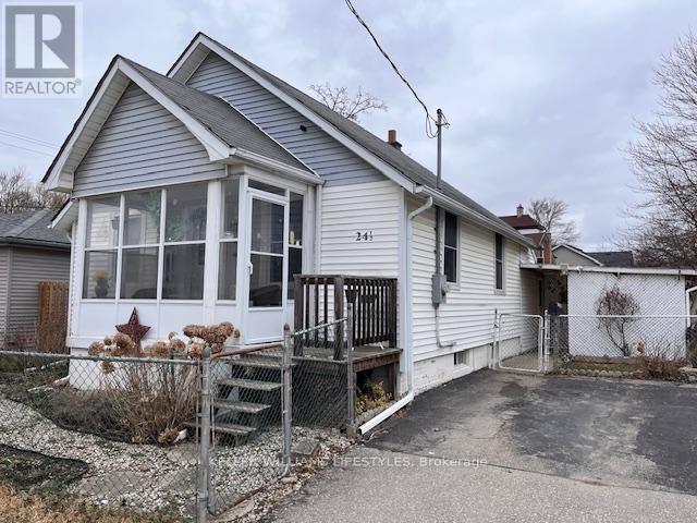 24.5 Briscoe Street W