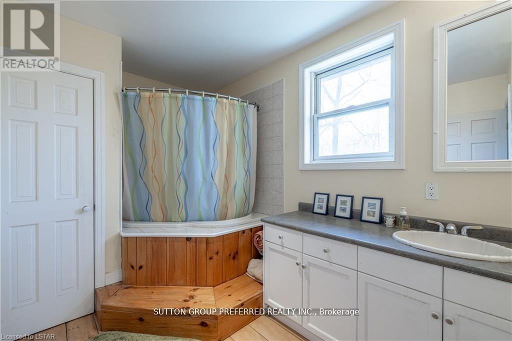 14653 Currie Road, Dutton/dunwich, Ontario  N0L 1J0 - Photo 22 - X12041227