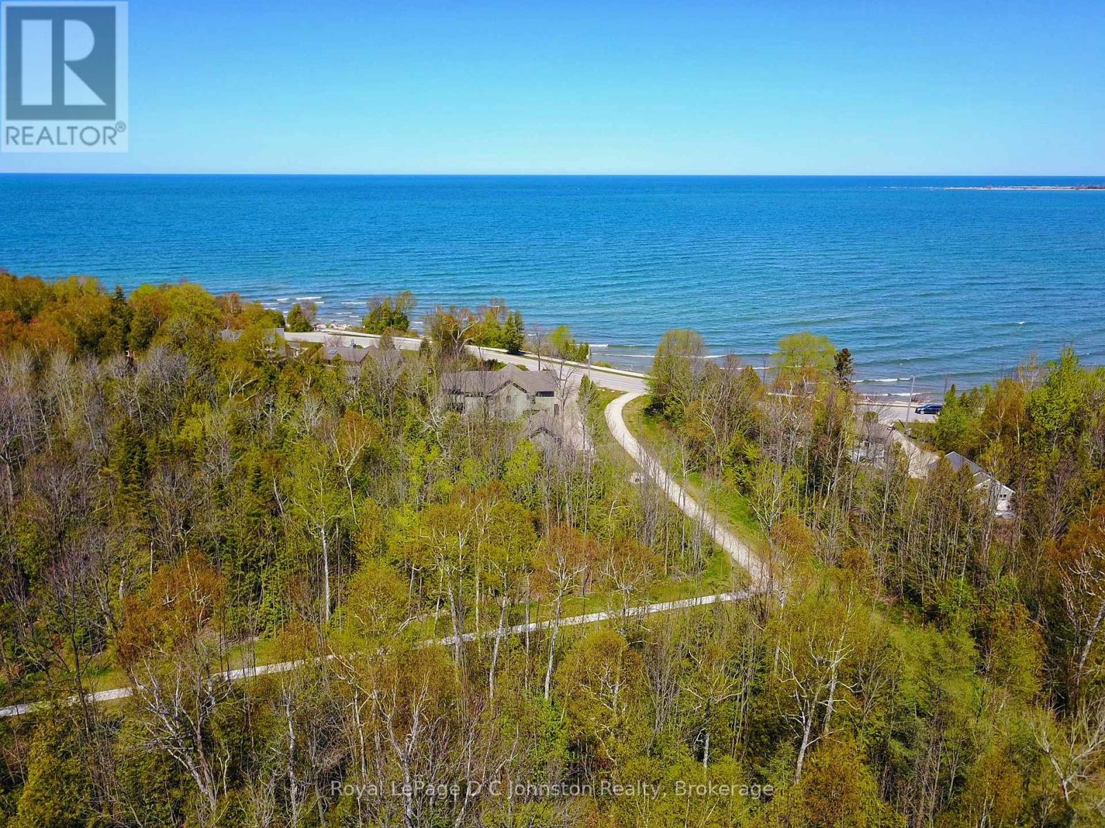 29 Lakeside Woods Crescent, Saugeen Shores, Ontario  N0H 2C6 - Photo 7 - X12041241
