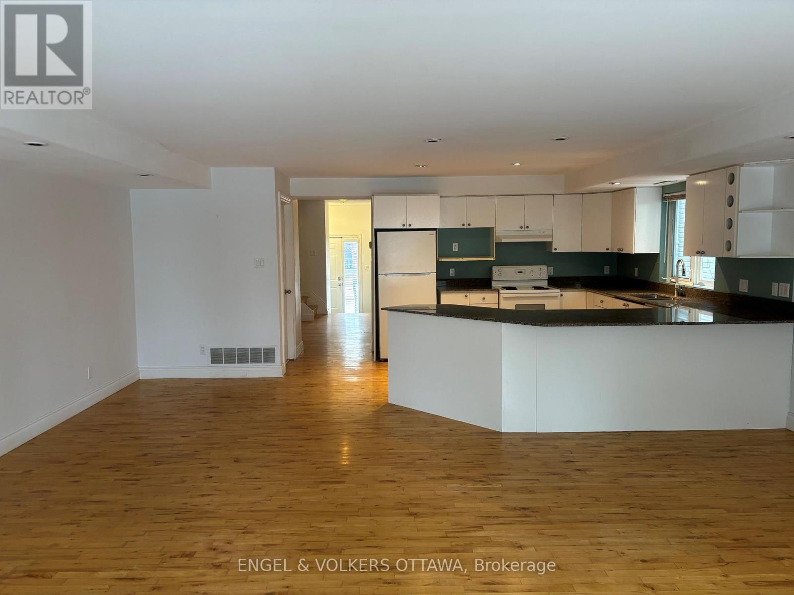 A - 306 Presland Road, Ottawa, Ontario  K1K 2B8 - Photo 4 - X12017667