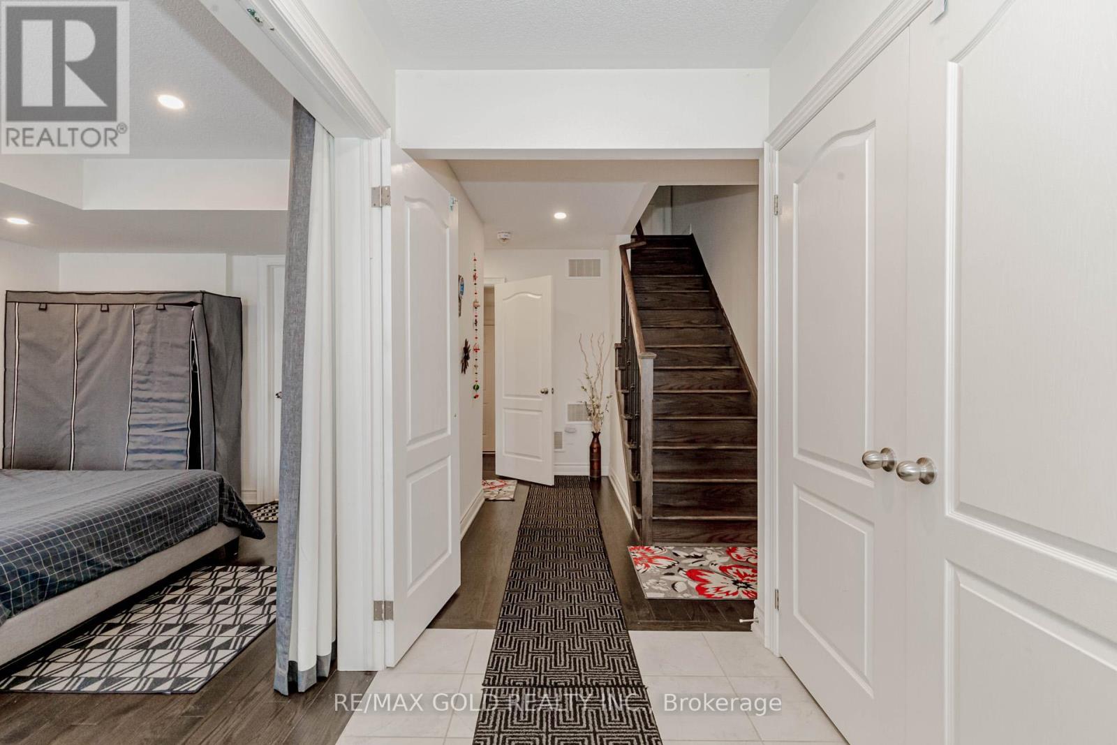 Property at 8644 FINANCIAL DRIVE image 4