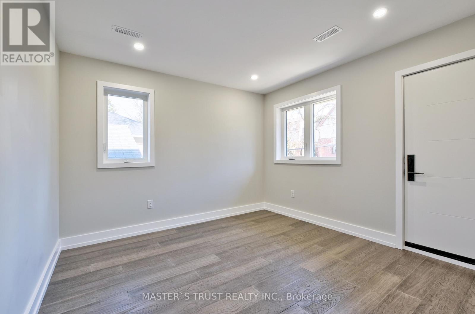 Unit 1 - 28 Florence Drive, Oakville, Ontario  L6K 1V6 - Photo 10 - W12041261