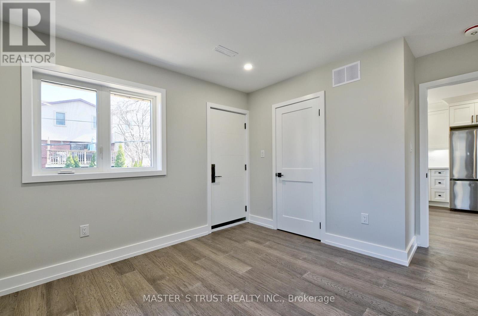 Unit 1 - 28 Florence Drive, Oakville, Ontario  L6K 1V6 - Photo 12 - W12041261