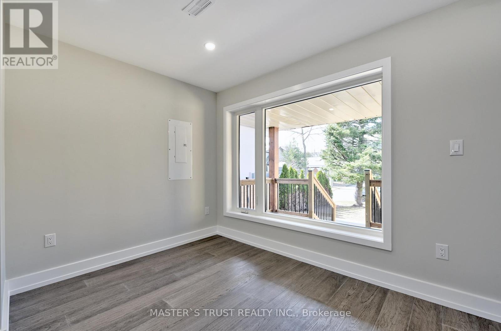 Unit 1 - 28 Florence Drive, Oakville, Ontario  L6K 1V6 - Photo 6 - W12041261