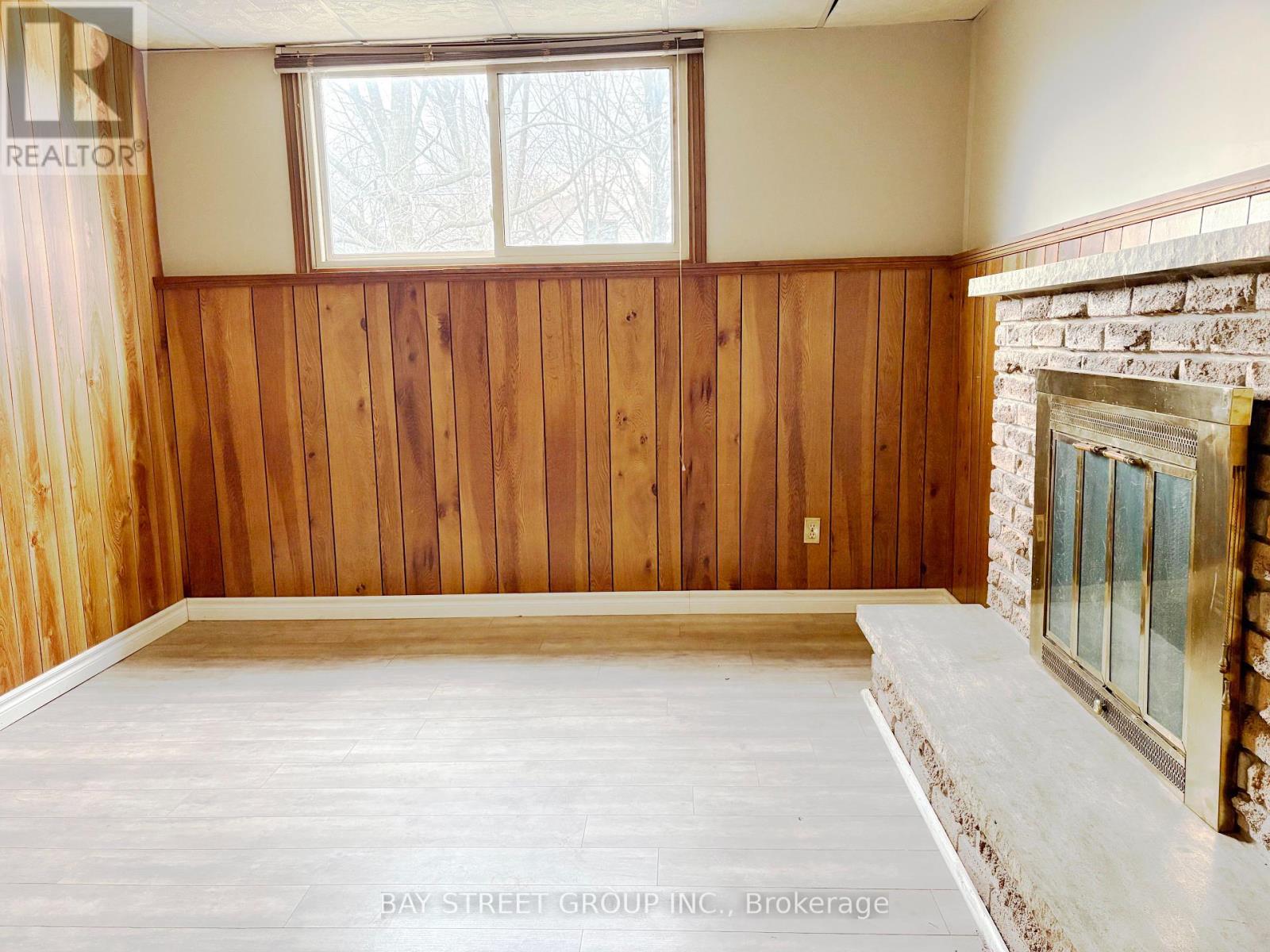 28 Roehampton Avenue, St. Catharines, Ontario  L2M 7K7 - Photo 10 - X12041246